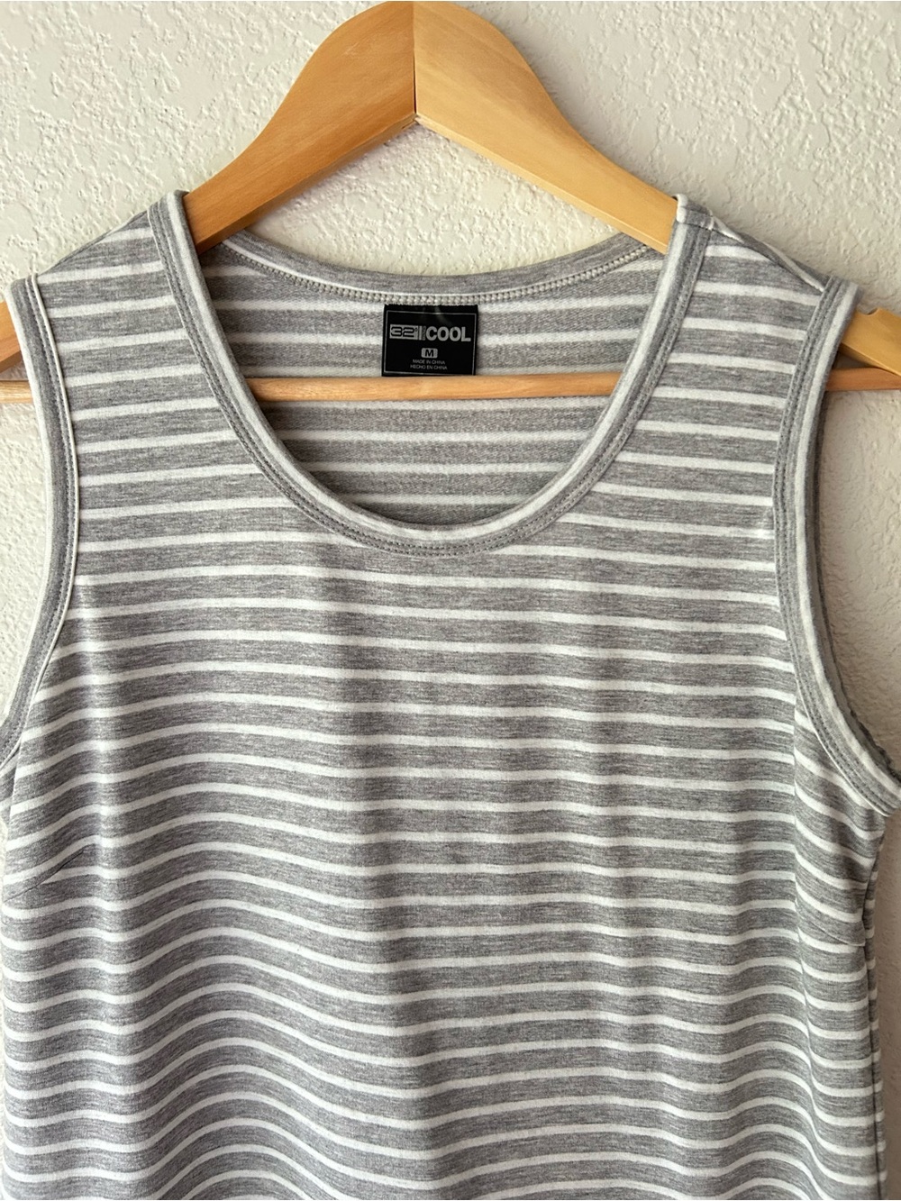 32 Degrees Gray and White Striped Fleece Lined Jersey Knit Dress size Medium - Picture 4 of 4